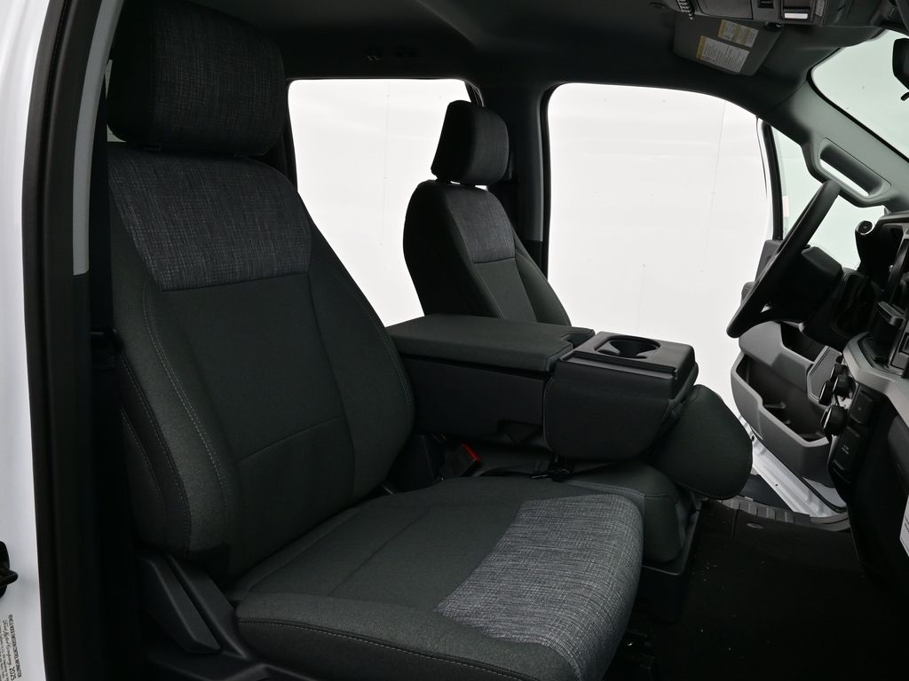 2026 Ford F-350 XLT photo 13