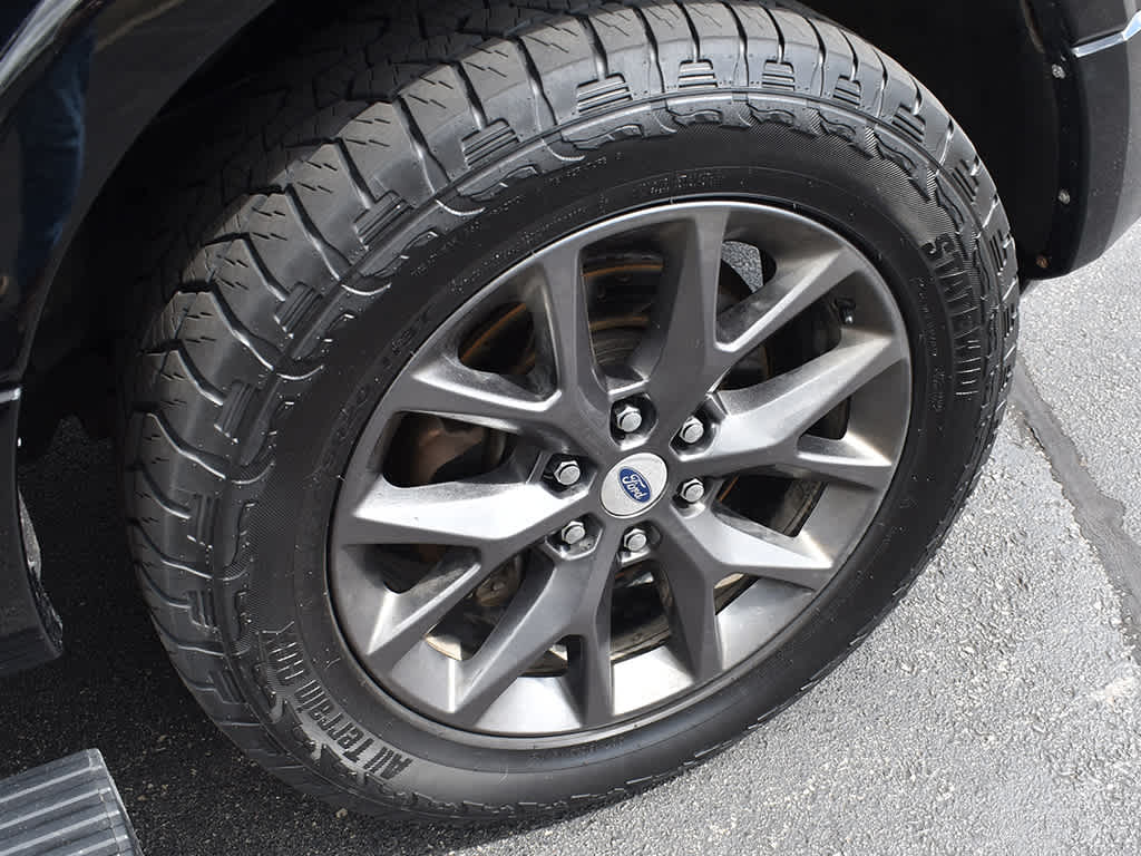 2017 Ford Expedition EL Limited photo 10