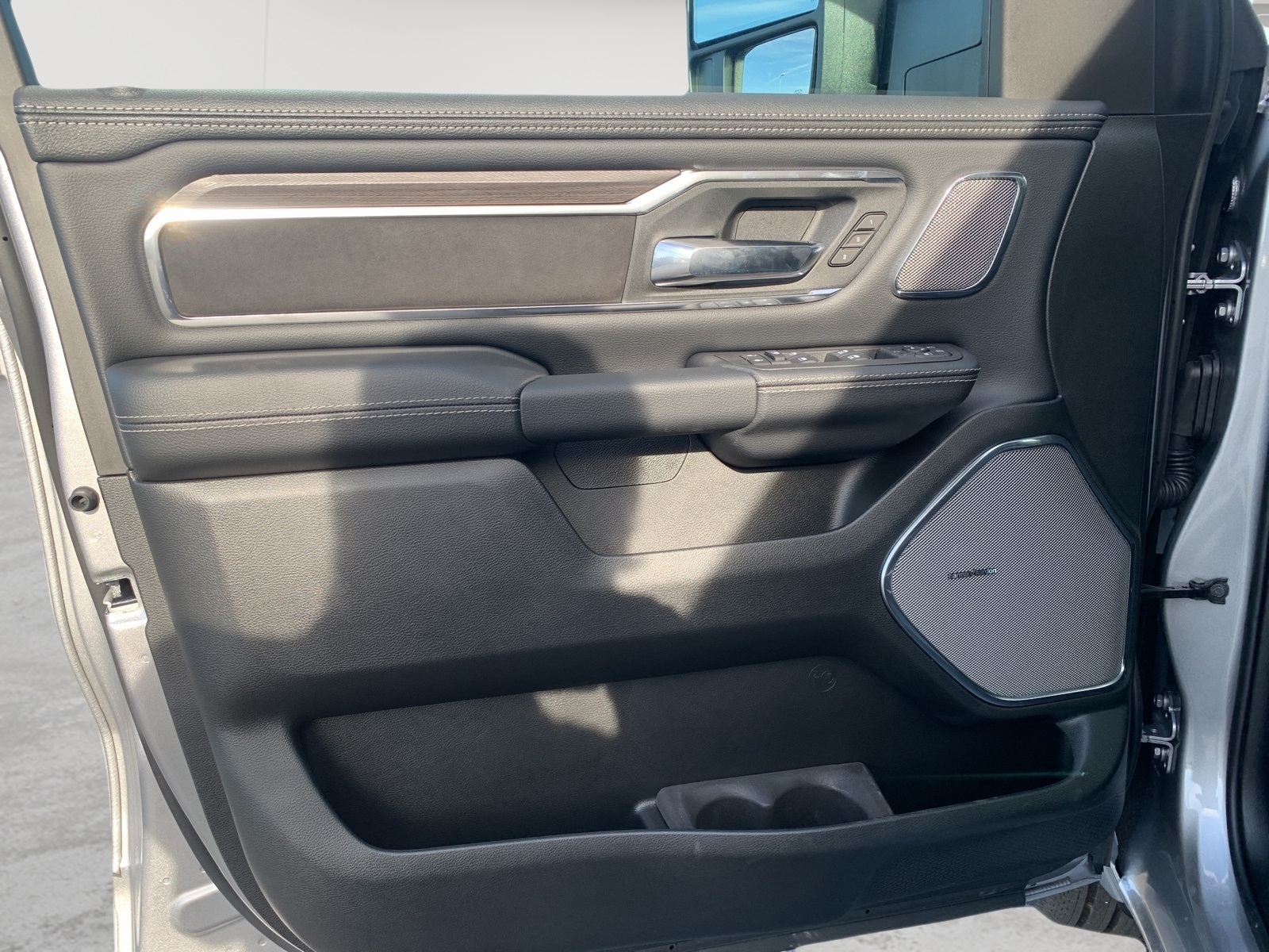 2026 Ram 1500 Laramie photo 9