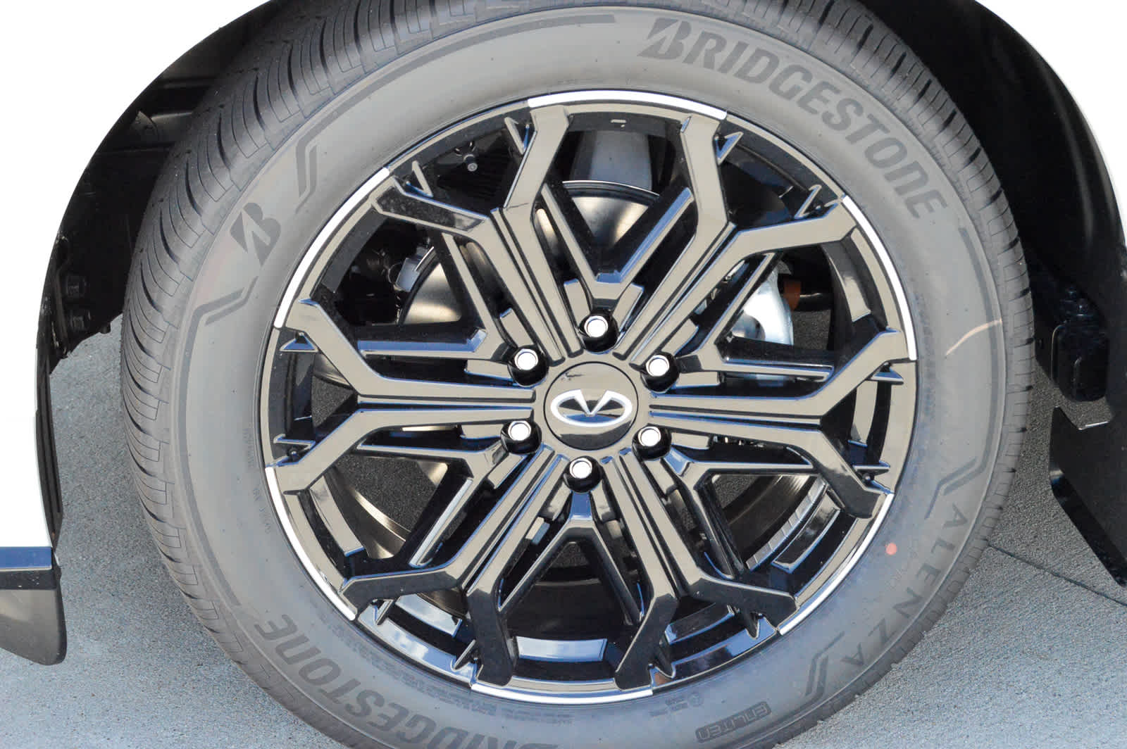 2026 Infiniti QX80 Sensory photo 3