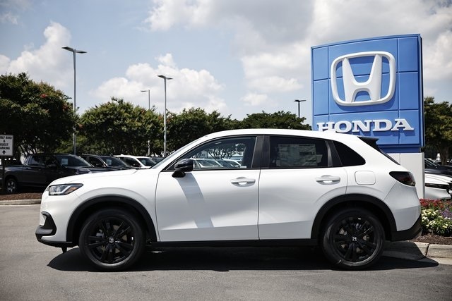 2026 Honda HR-V Sport photo 2