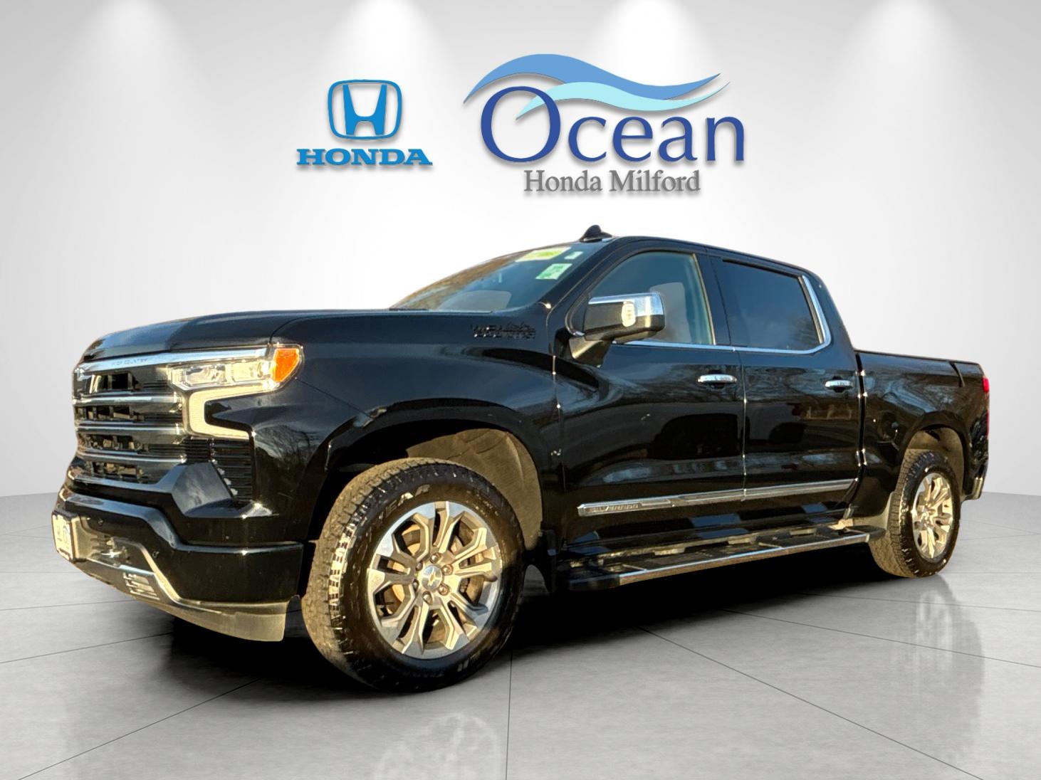 2023 Chevrolet Silverado 1500 High Country's photo