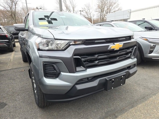 2026 Chevrolet Colorado LT photo 2