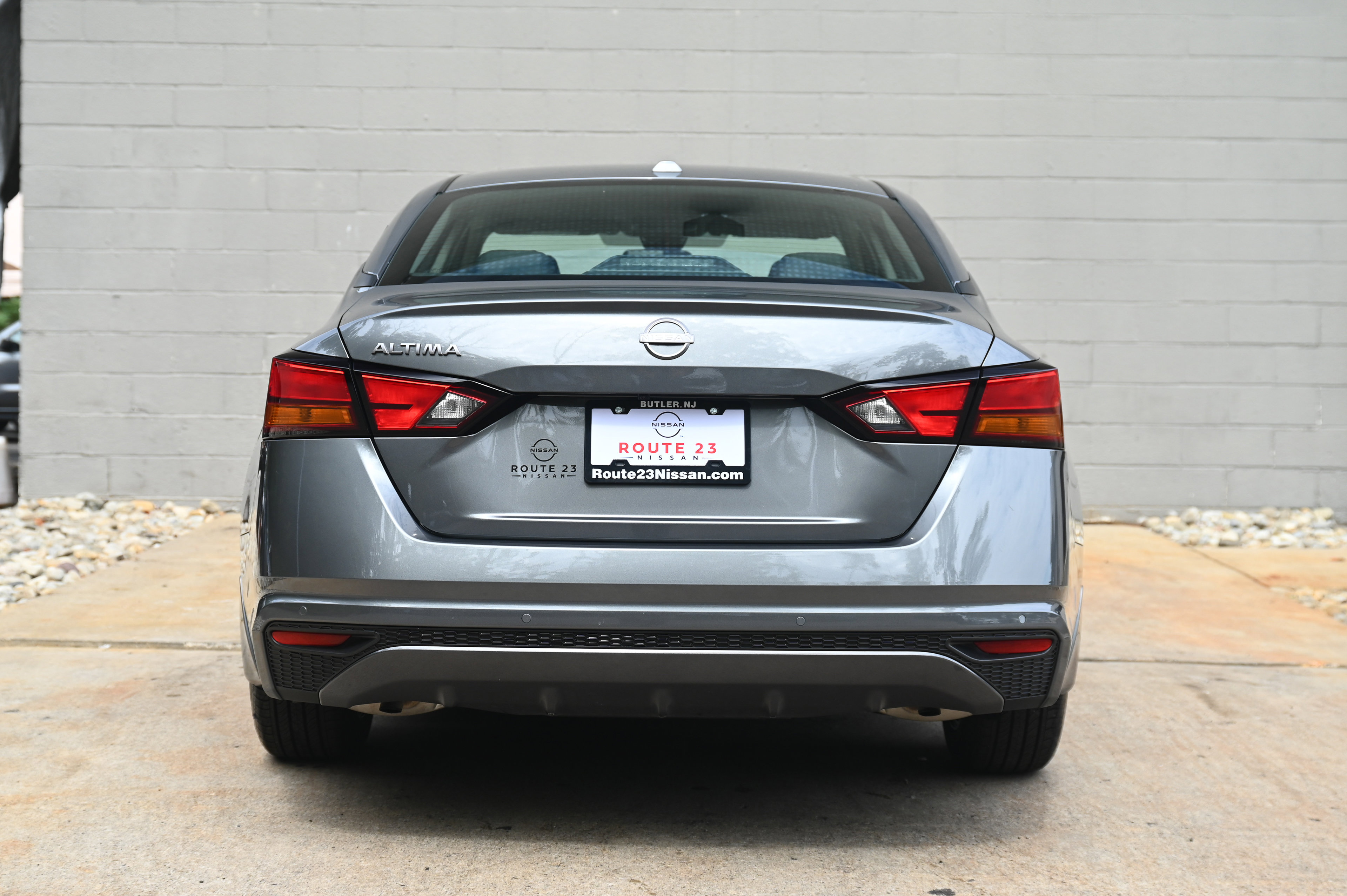 2025 Nissan Altima SV photo 6
