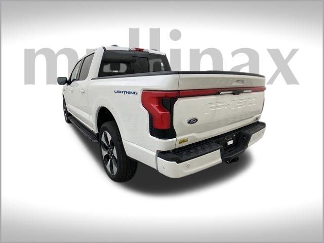 2023 Ford F-150 Lightning Platinum photo 2
