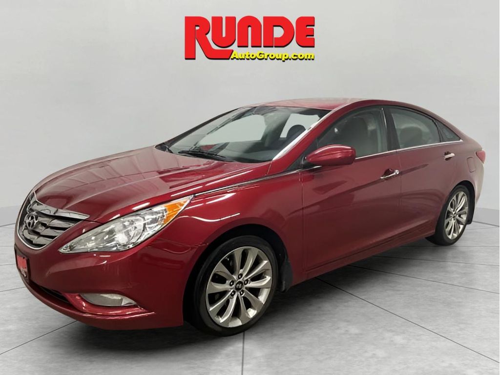 Used 2012 Hyundai Sonata SE with VIN 5NPEC4AC7CH402375 for sale in Manchester, IA