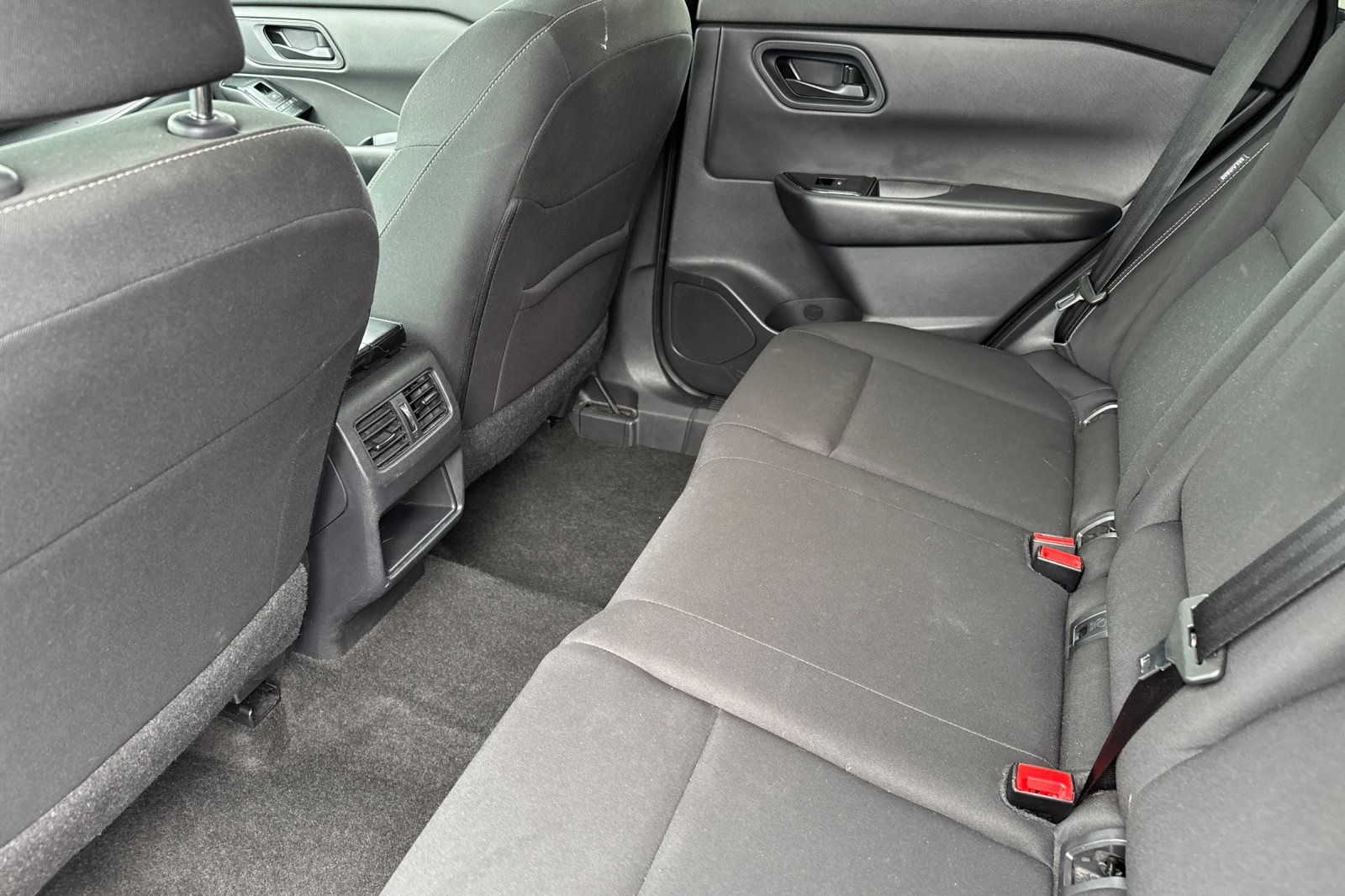 2024 Nissan Rogue S photo 11