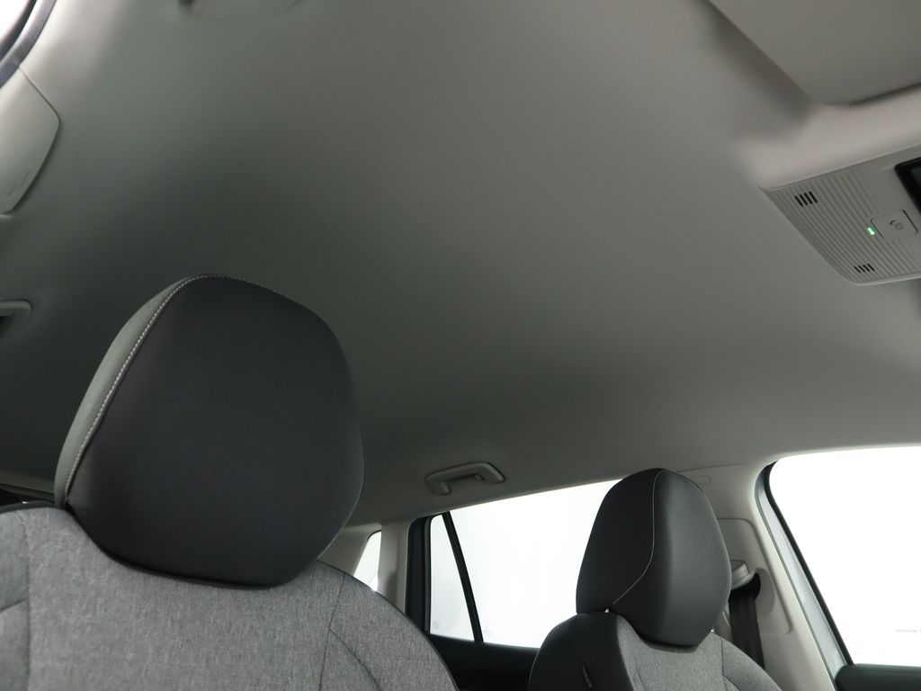 2025 Volkswagen Tiguan S photo 17
