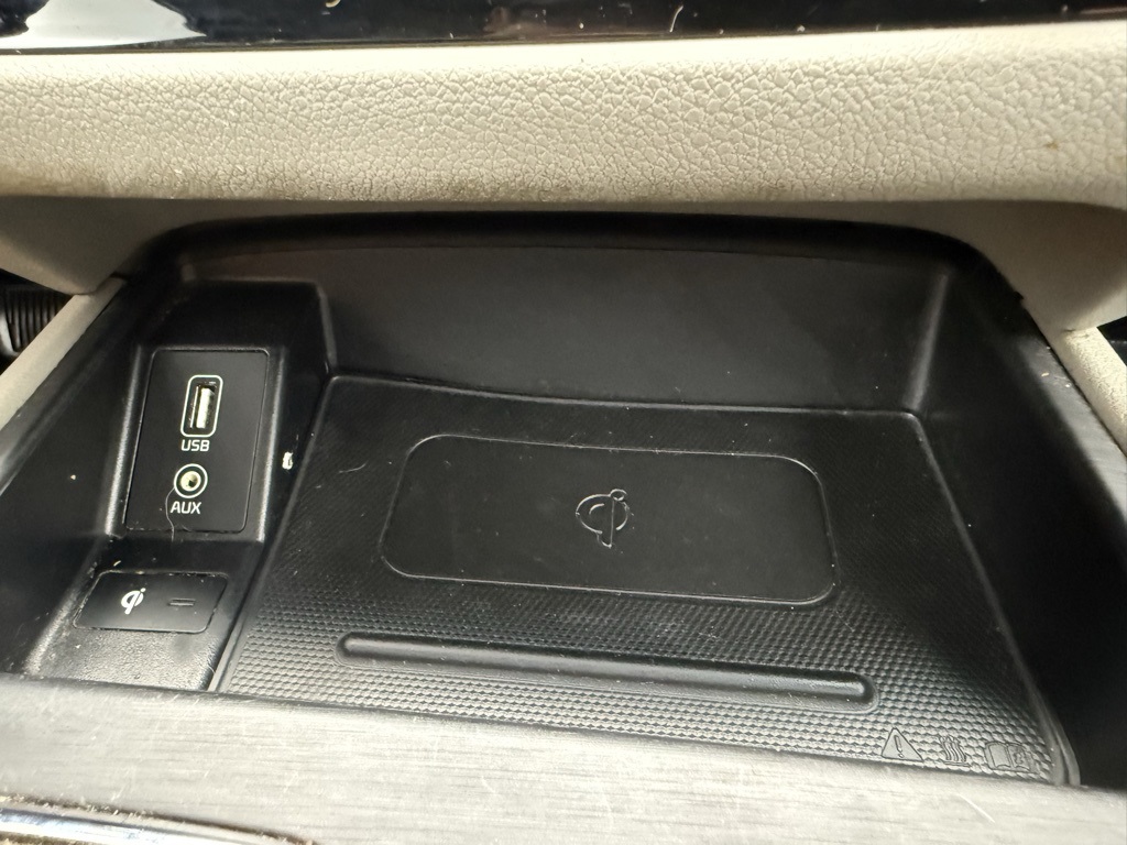 2020 Kia Sedona EX photo 29