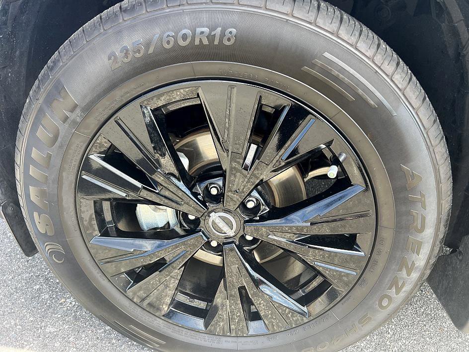 2023 Nissan Rogue SV photo 8