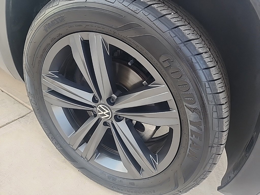 2021 Volkswagen Atlas V6 SE Technology R-Line photo 5