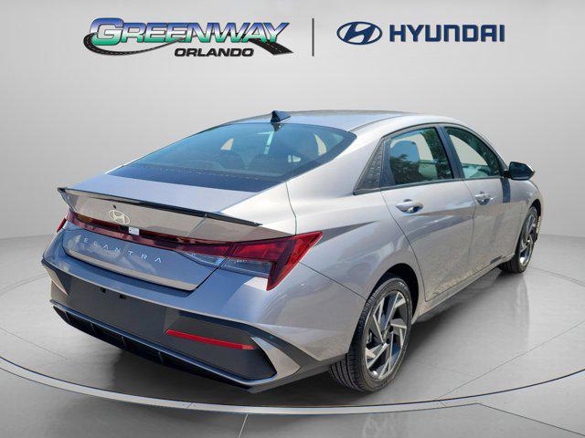 2025 Hyundai Elantra SEL Sport photo 4