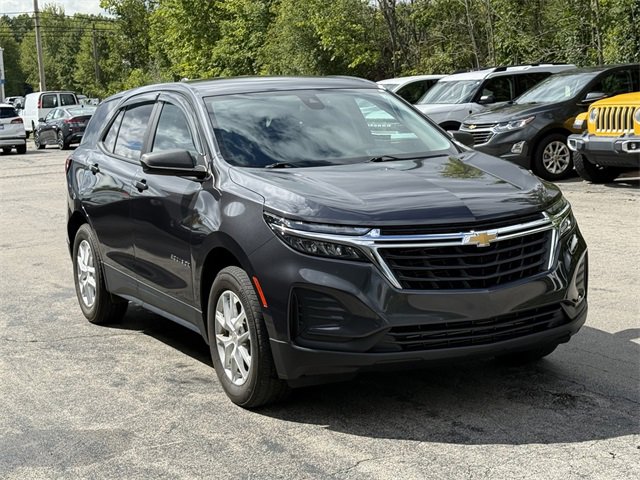2022 Chevrolet Equinox LS photo 3