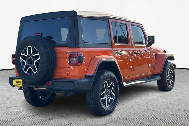 2025 Jeep Wrangler Sahara photo 14