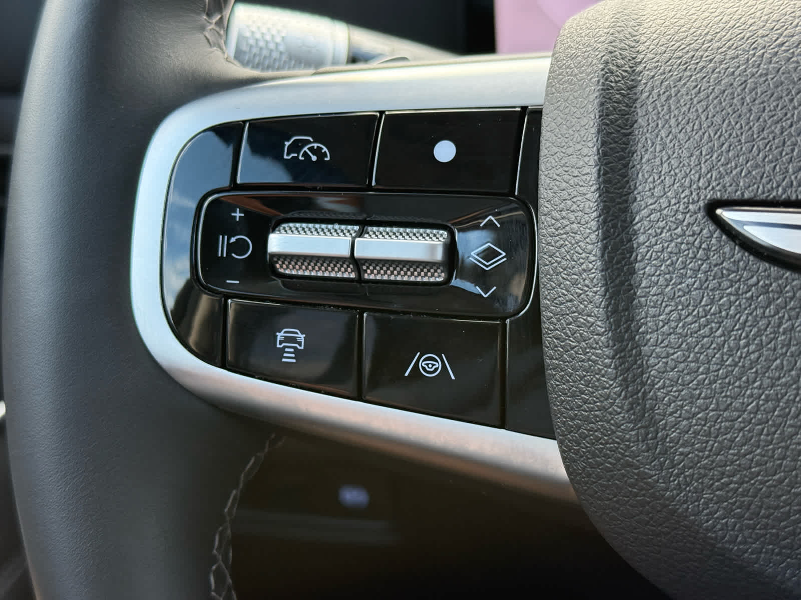 2025 Genesis GV80 2.5T Advanced photo 22