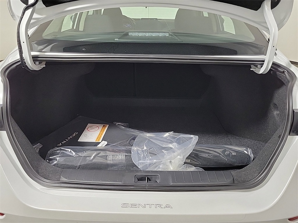 2025 Nissan Sentra SV photo 8