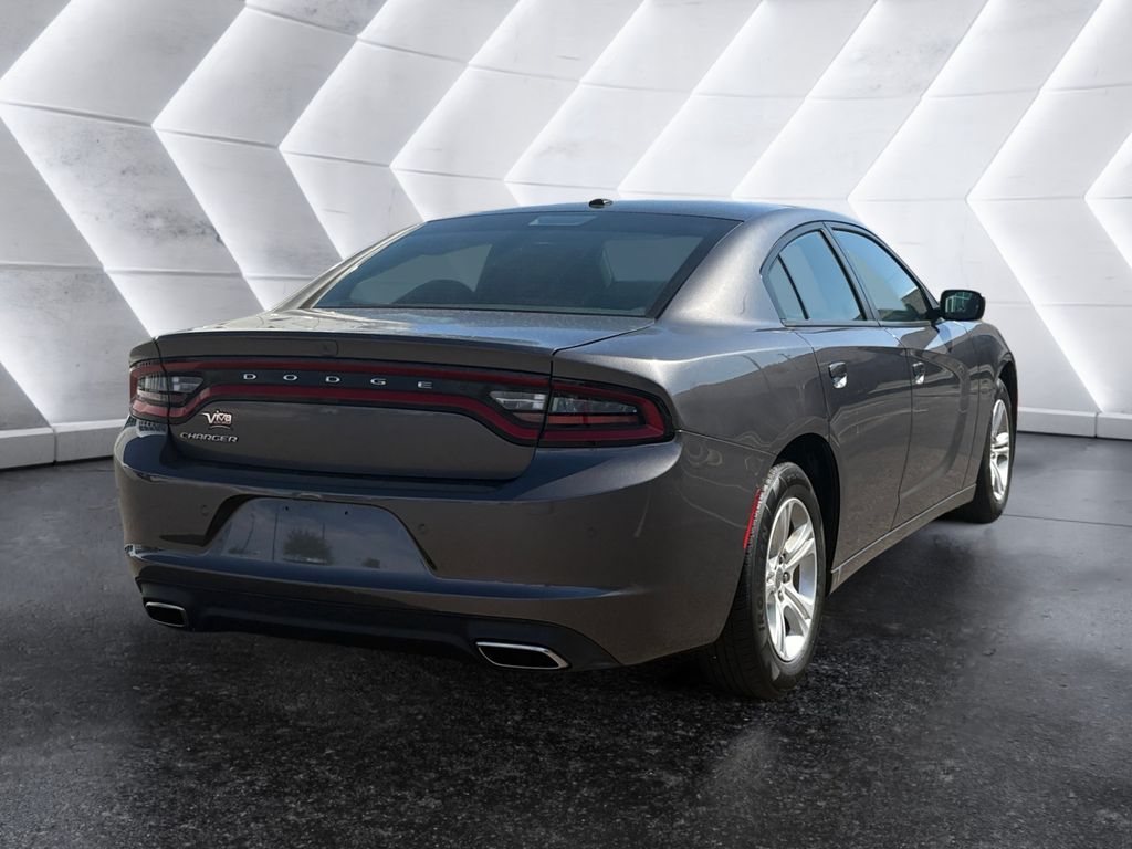 2022 Dodge Charger SXT photo 4