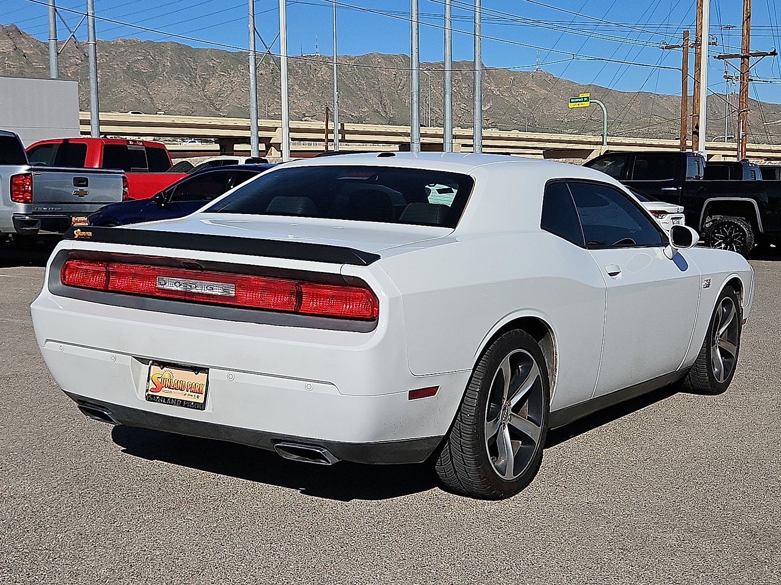 2014 Dodge Challenger R/T photo 4