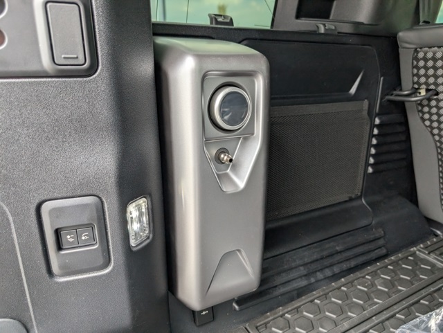 2025 Land Rover Defender 110 X-Dynamic SE photo 31