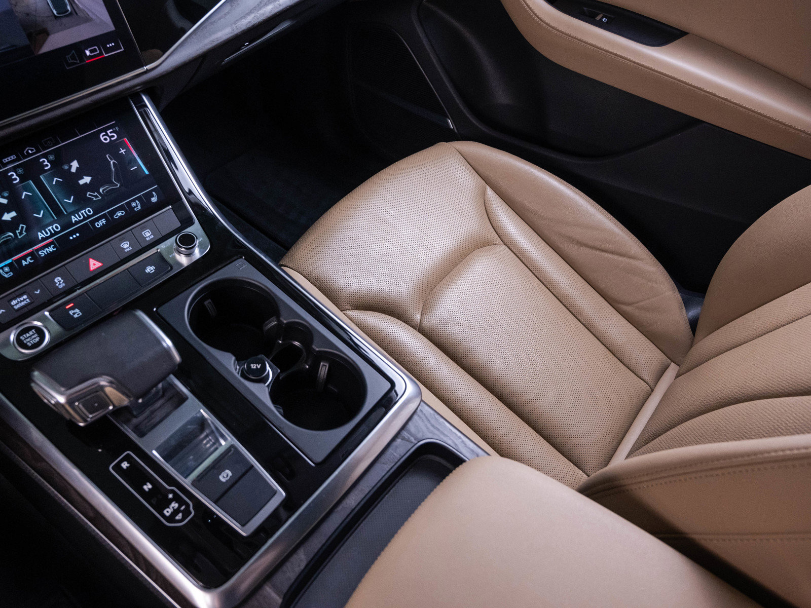 2021 Audi Q7 Premium Plus photo 25