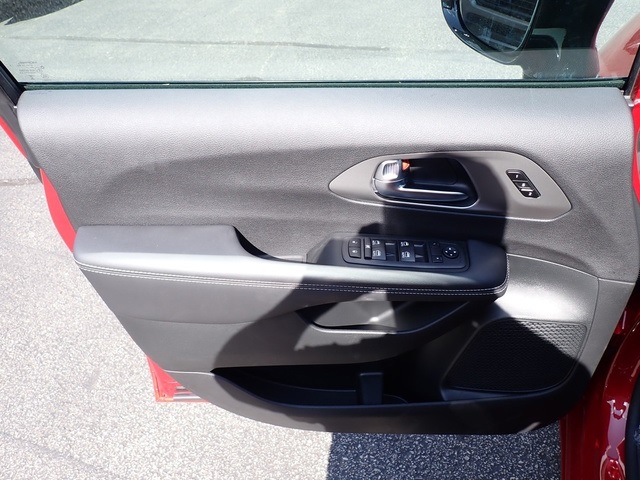 2026 Chrysler Pacifica photo 15