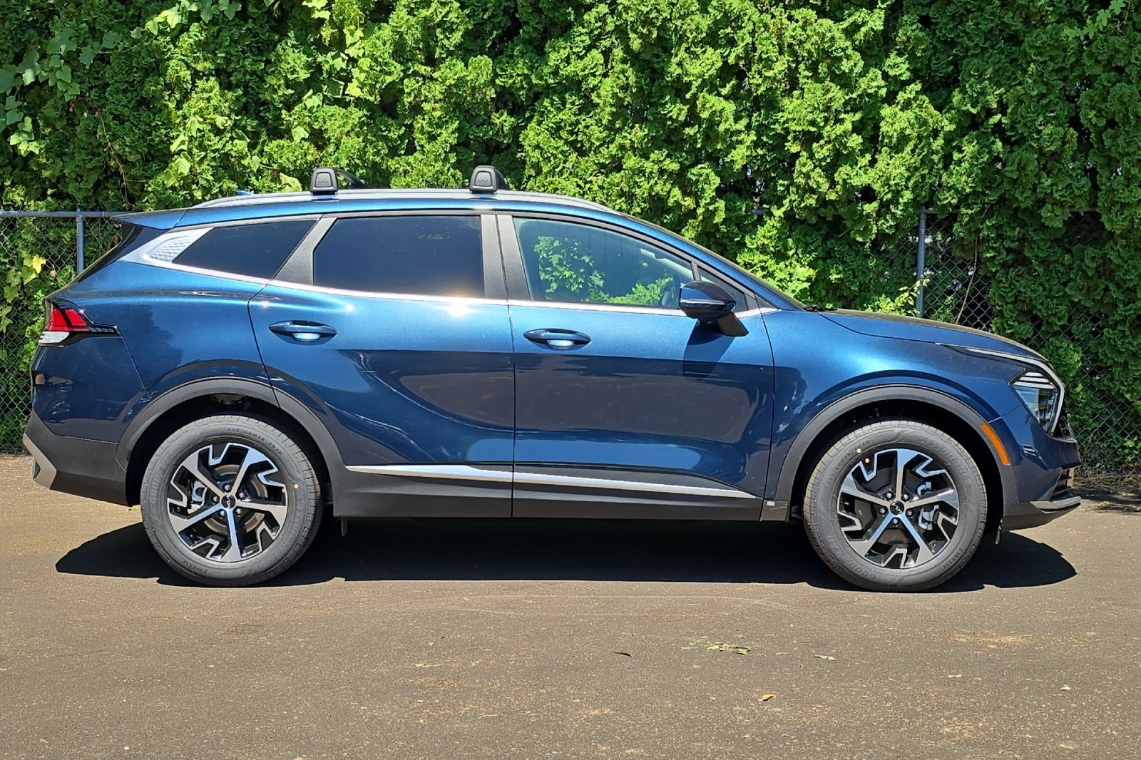 2025 Kia Sportage Hybrid EX photo 2