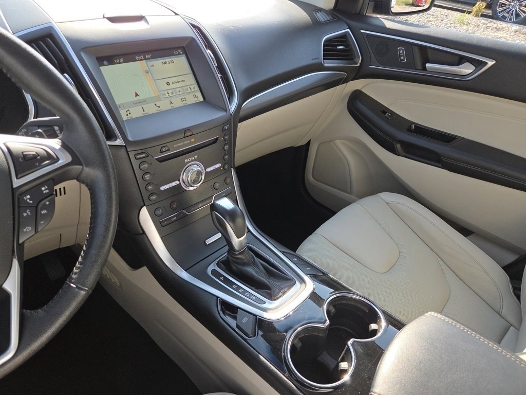 2018 Ford Edge Titanium photo 32
