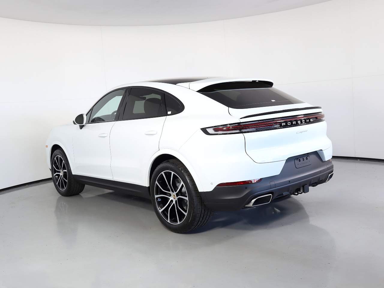 2025 Porsche Cayenne Coupe photo 3