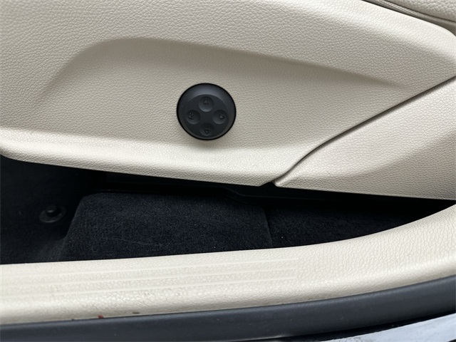 2020 Mercedes Benz GLC 300 4MATIC photo 4