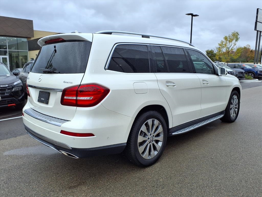 2017 Mercedes Benz GLS 450 4MATIC photo 4