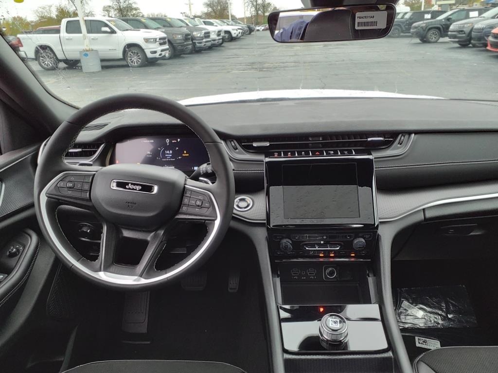 2025 Jeep Grand Cherokee Altitude X photo 14