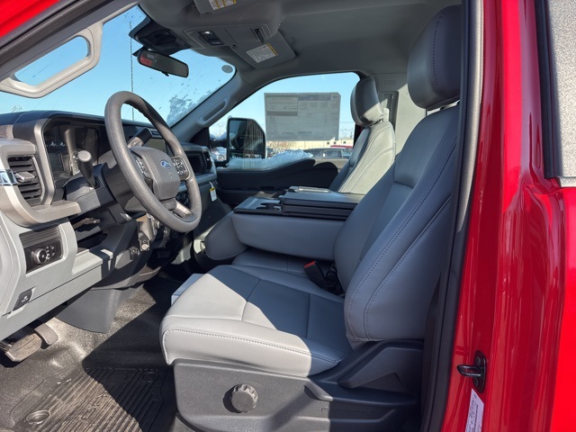 2024 Ford F-350 XL photo 4