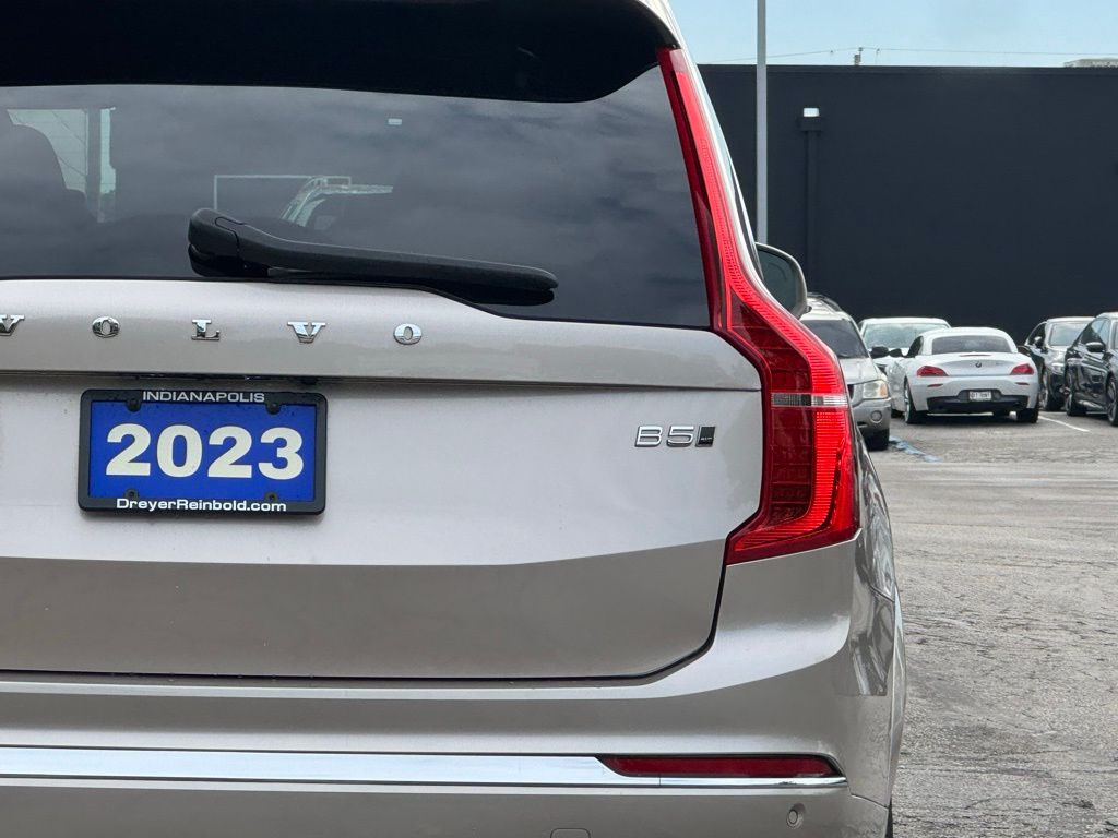 2023 Volvo XC90 Plus AWD Sport photo 4