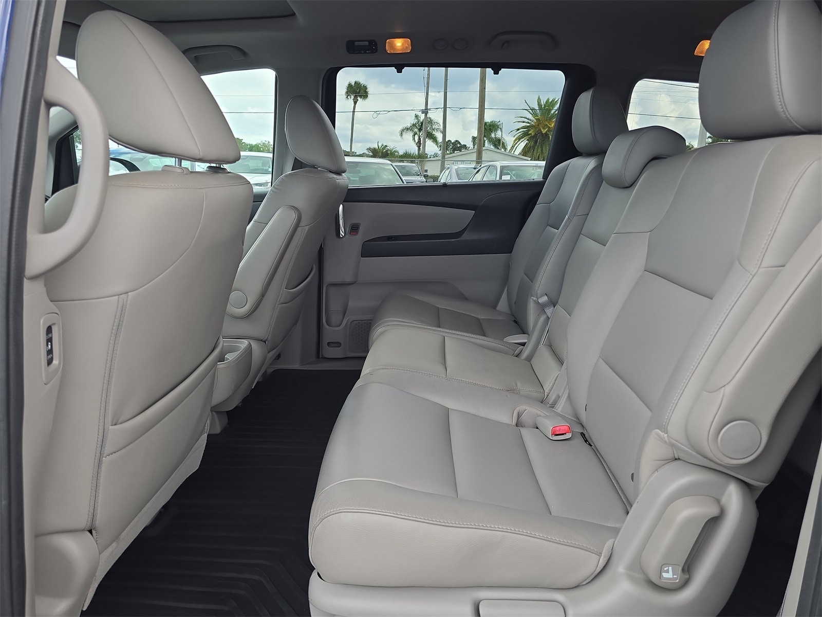 2015 Honda Odyssey EX-L photo 12