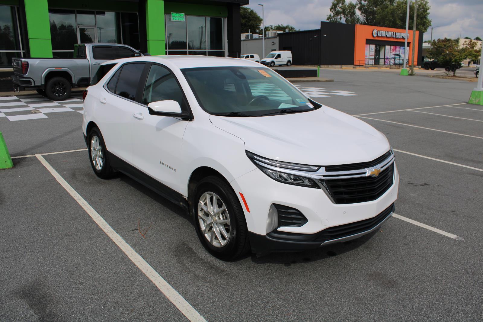 2022 Chevrolet Equinox LT photo 2