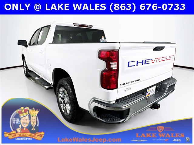 2024 Chevrolet Silverado 1500 LT photo 3