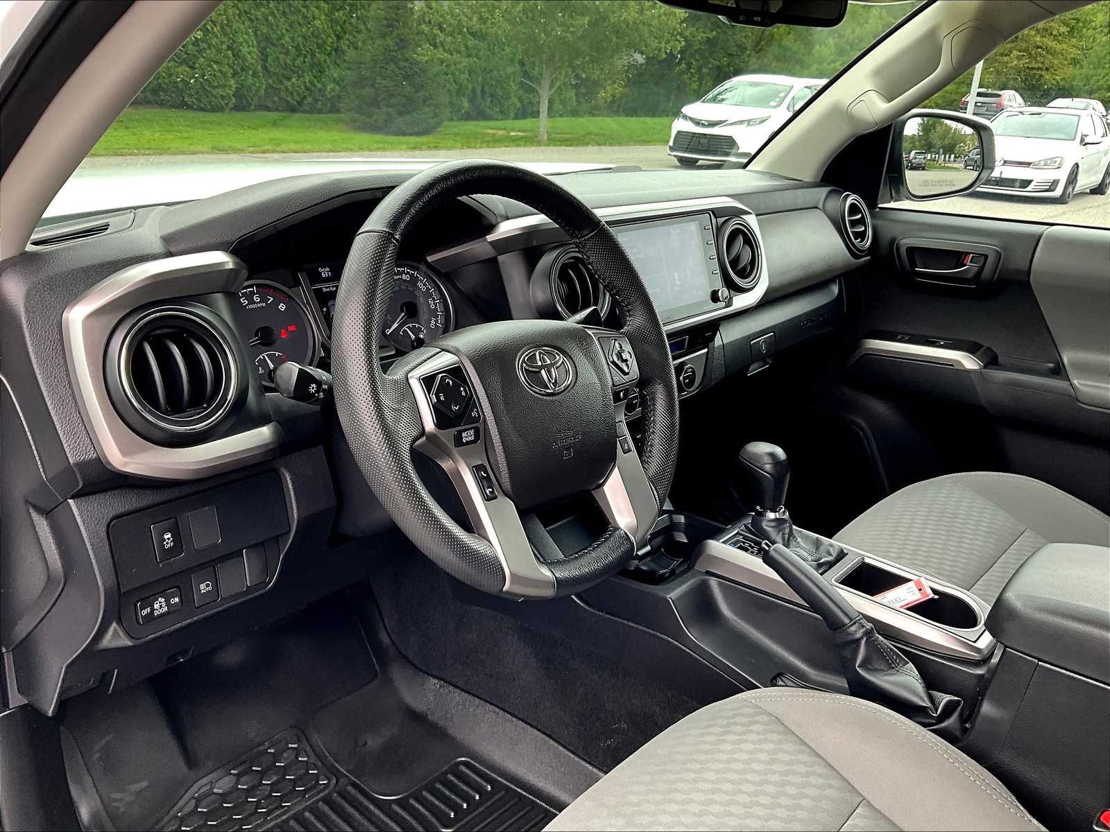 2023 Toyota Tacoma SR5 photo 8