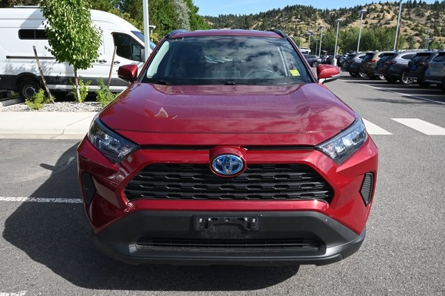 2020 Toyota RAV4 Hybrid LE photo 3
