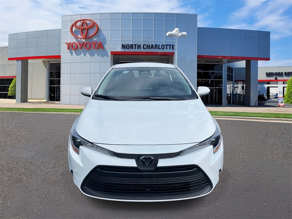 2025 Toyota Corolla LE photo 2