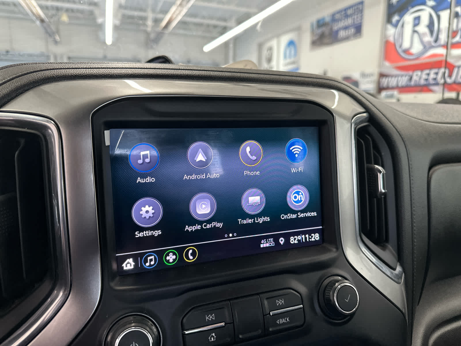 2020 Chevrolet Silverado LT photo 10