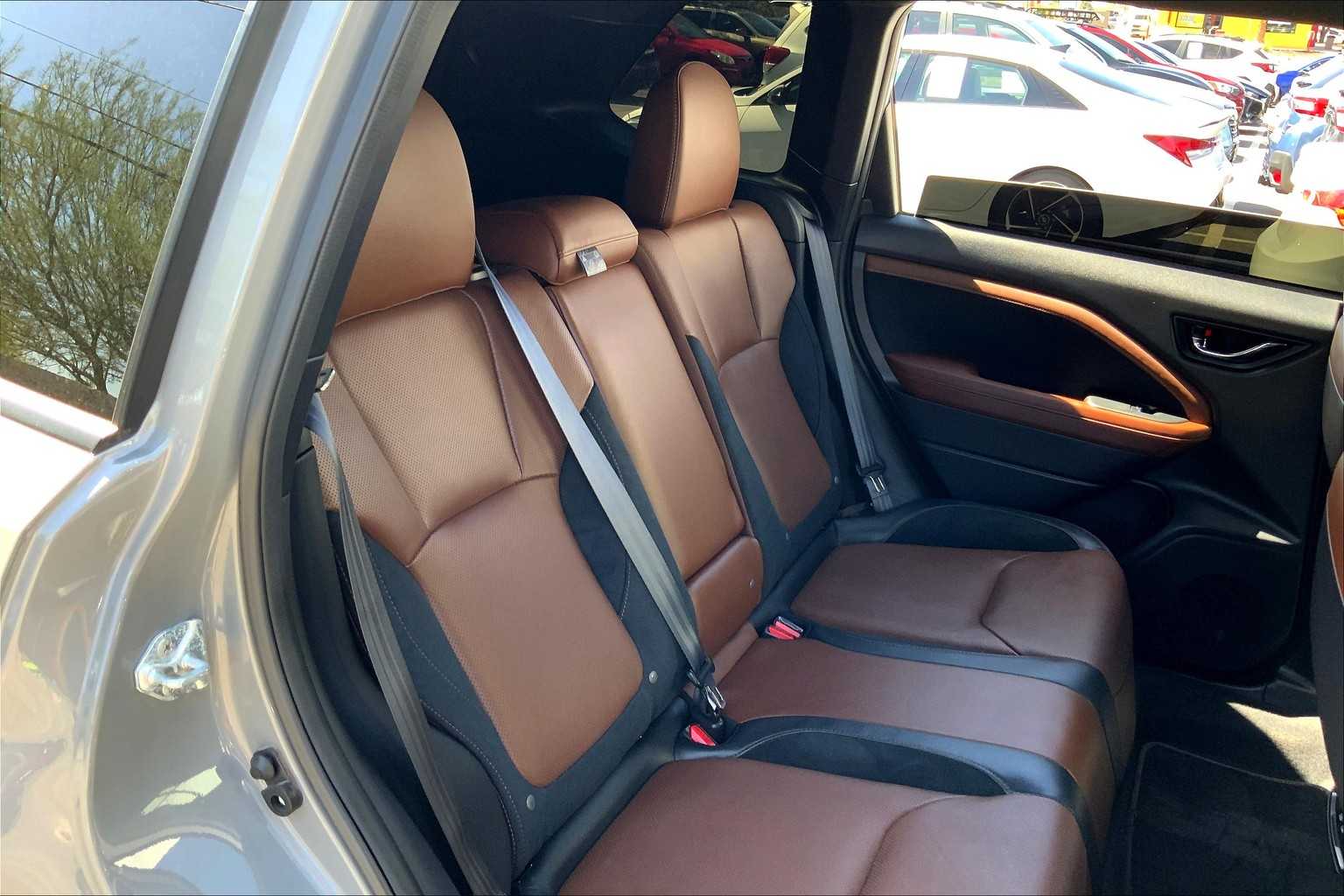 2025 Subaru Forester Touring photo 17