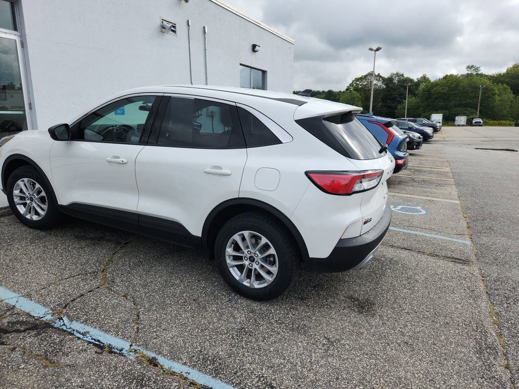 2022 Ford Escape SE photo 4