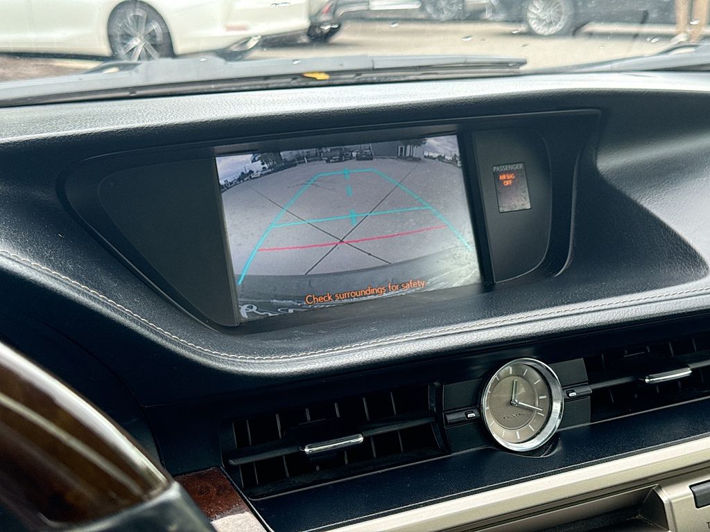 2014 Lexus ES 350 photo 27
