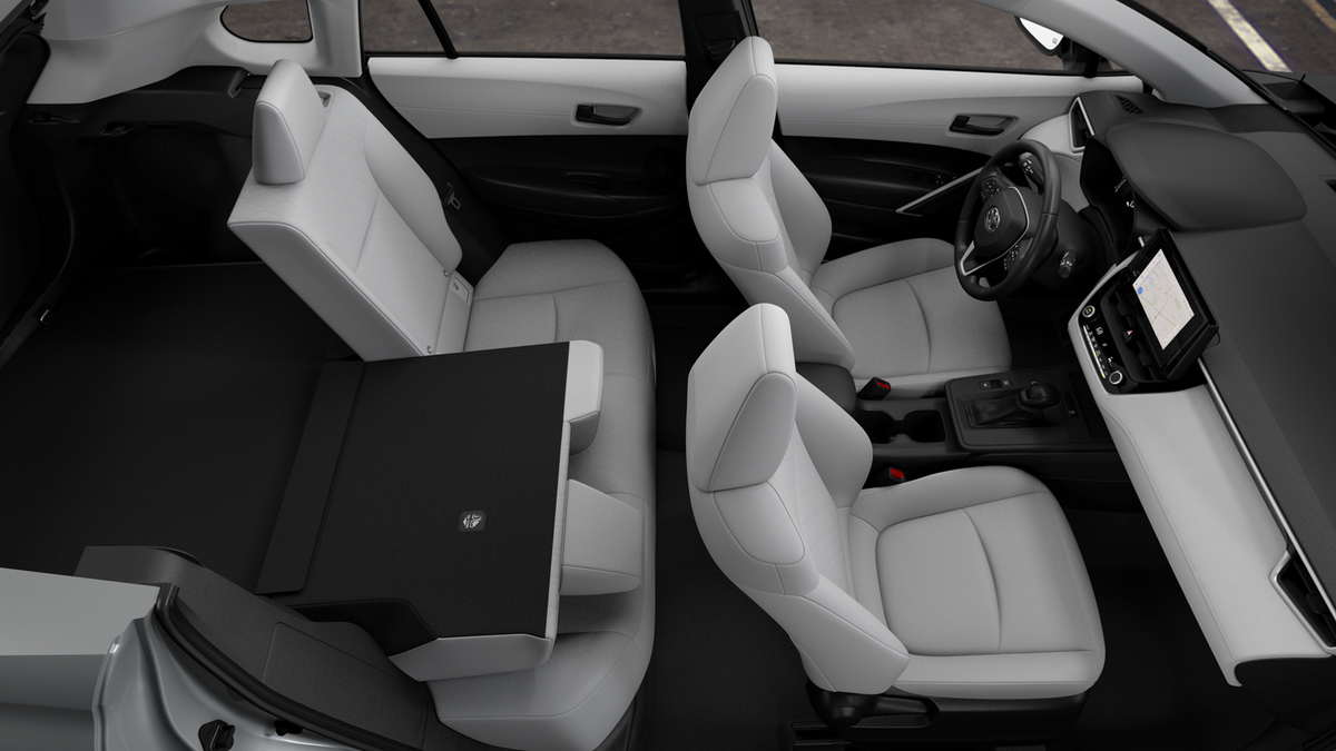 2026 Toyota Corolla Cross LE photo 18