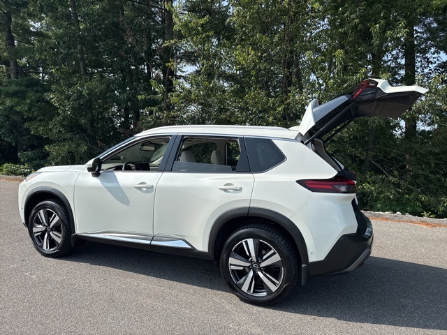 2023 Nissan Rogue SL photo 5