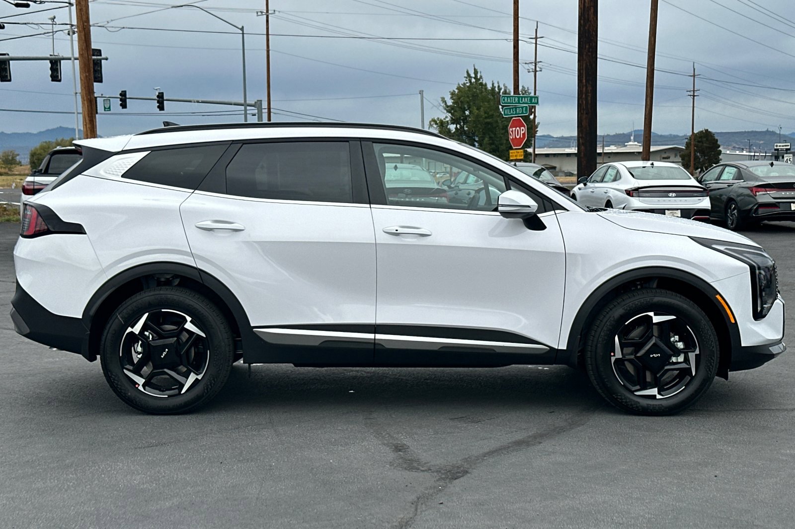 2026 Kia Sportage EX photo 3