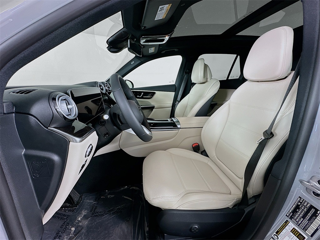 2026 Mercedes Benz GLC 300 photo 20
