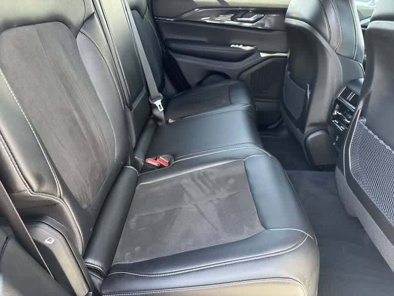2023 Jeep Grand Cherokee Altitude photo 17