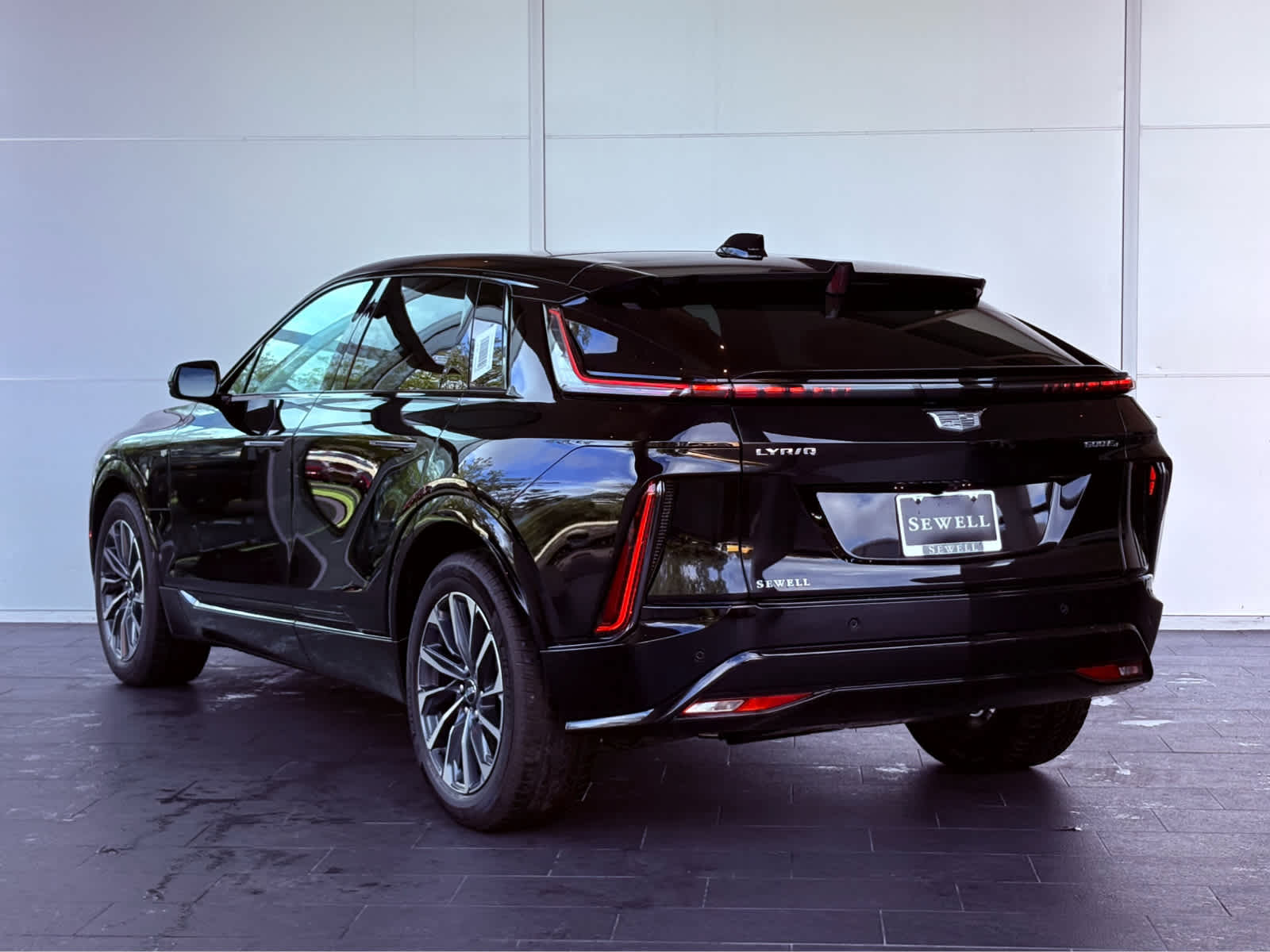 2025 Cadillac Lyriq Sport photo 4