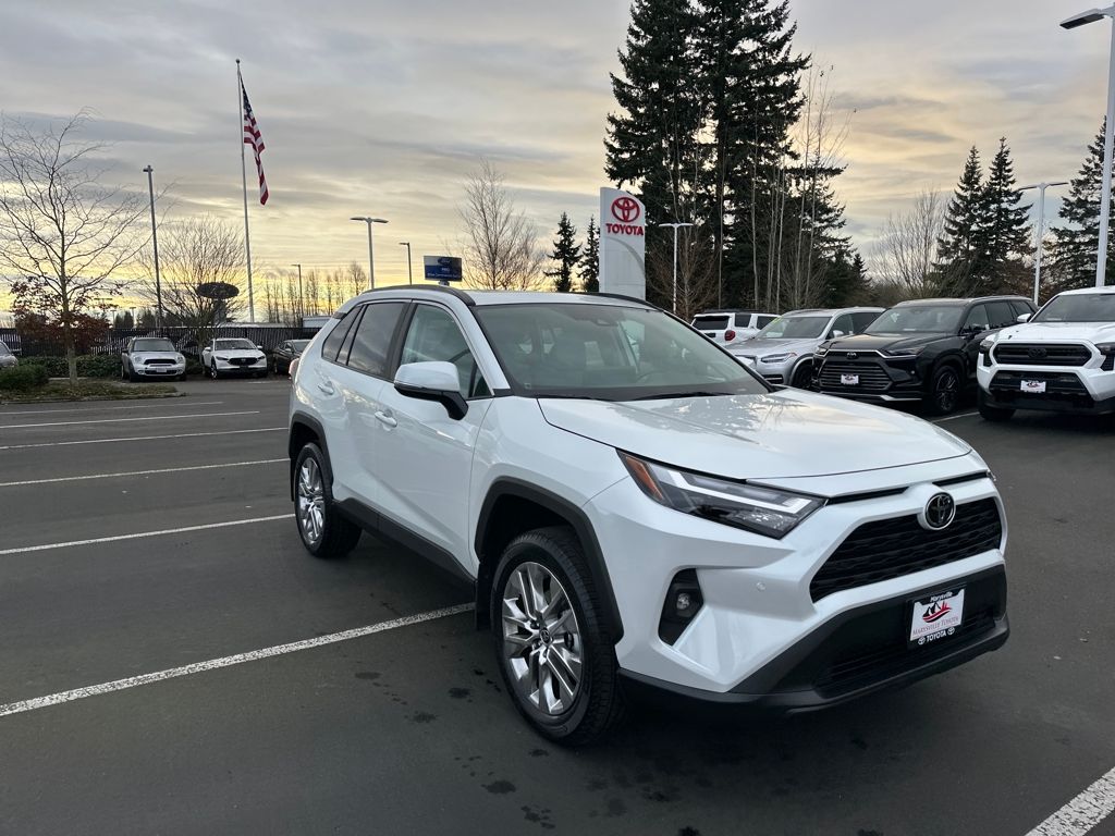 2025 Toyota RAV4 XLE Premium's photo